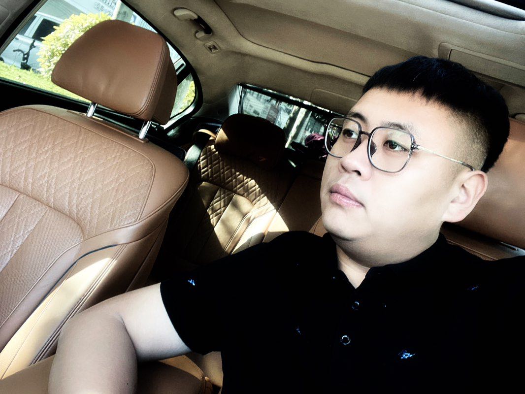 六月名车