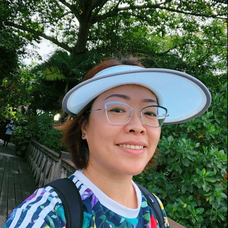 馨. (^｡^)🍀🍎🐻📷