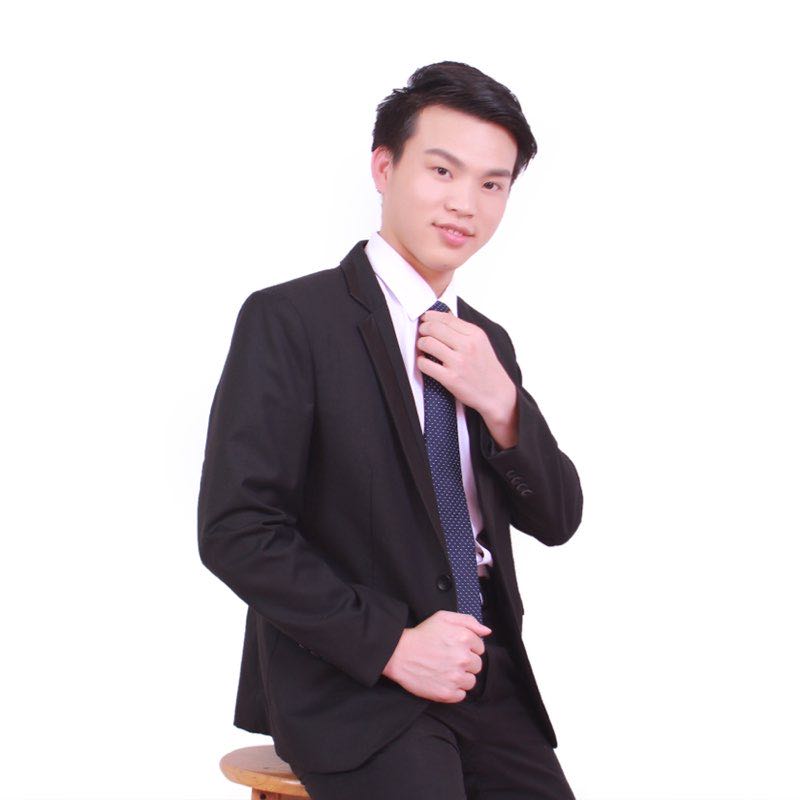 @潘俊
